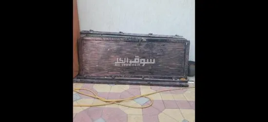 باب المنيوم ثقيل