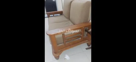 كنبة شخصين وتربيزة ..مستعمل محتاج صيانة بسيطة جدا