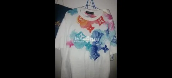 تشرت لويس فيتون ممتاز جدا استعمال خفيف