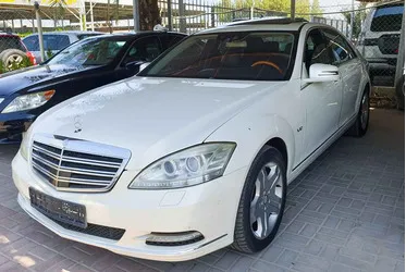 مرسيدس S600 موديل 2011 لون ابيض داخل اسود