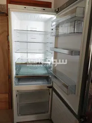 Siemens Bottom Fridge & Freezer With Good Condition Only on 1850AED - 2