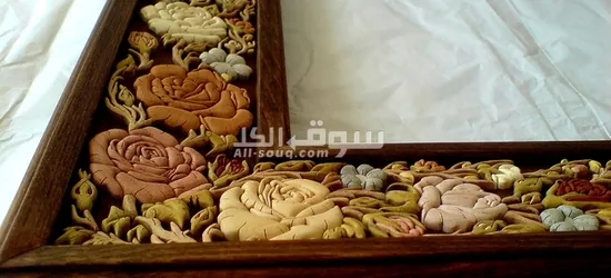 يتم تصنيعها بالكامل يدويًا وباستخدام المنشار اليدوي. وكل الألوان طبيعية ولون الخشب نفسه. - 2