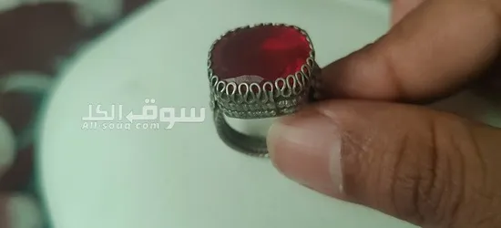 خاتم ياقوت اصلي حر عمره اكثر من 100 سنه حجم كبير صافي بورمي