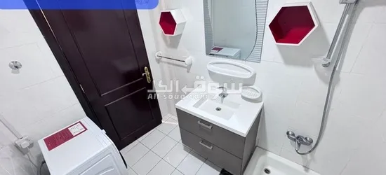 شقة للايجار نظيفة استديو - 2