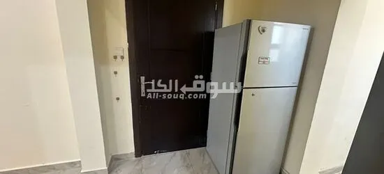 مكتب للأجار بمدينة الخليفة