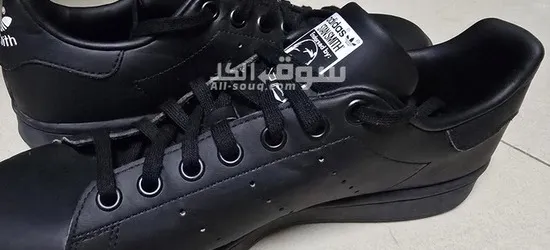 حذاء اديداس بحالة جيده .الون اسود .المقاس 40