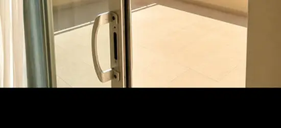 فيلا للبيع في أبوظبي العاصمة بمساحات واسعة وتشطيب راقٍ - 9